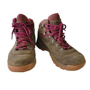 Columbia Women's Newton Ridge Plus Hiking Boots (Size 7.5)